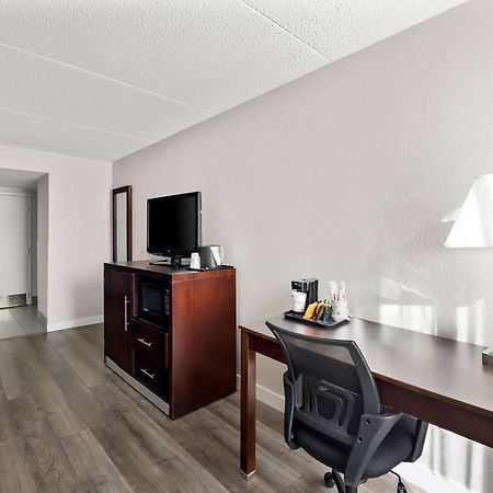 Best Western Luxbury Inn Fort Wayne Exteriör bild