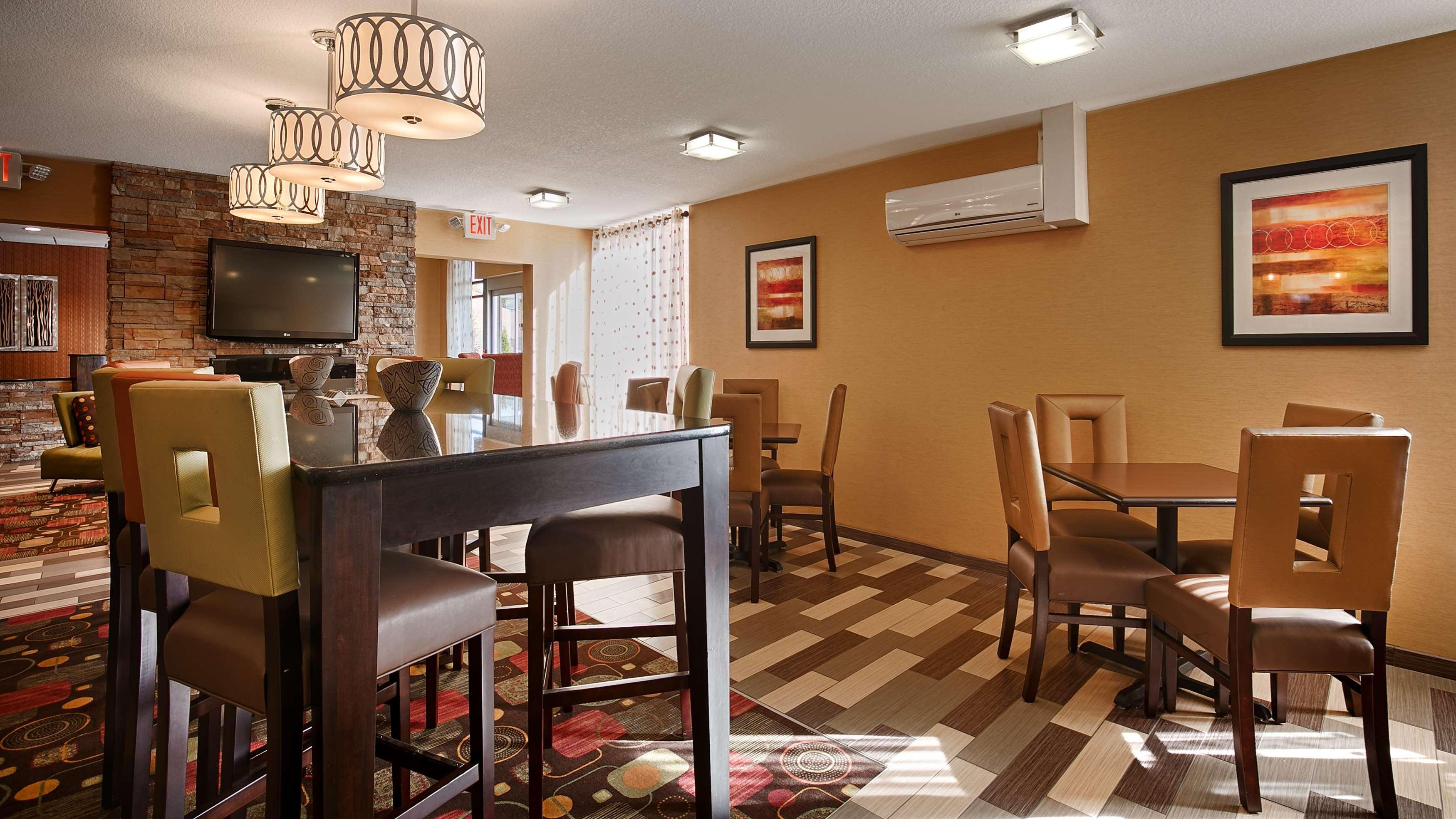 Best Western Luxbury Inn Fort Wayne Exteriör bild