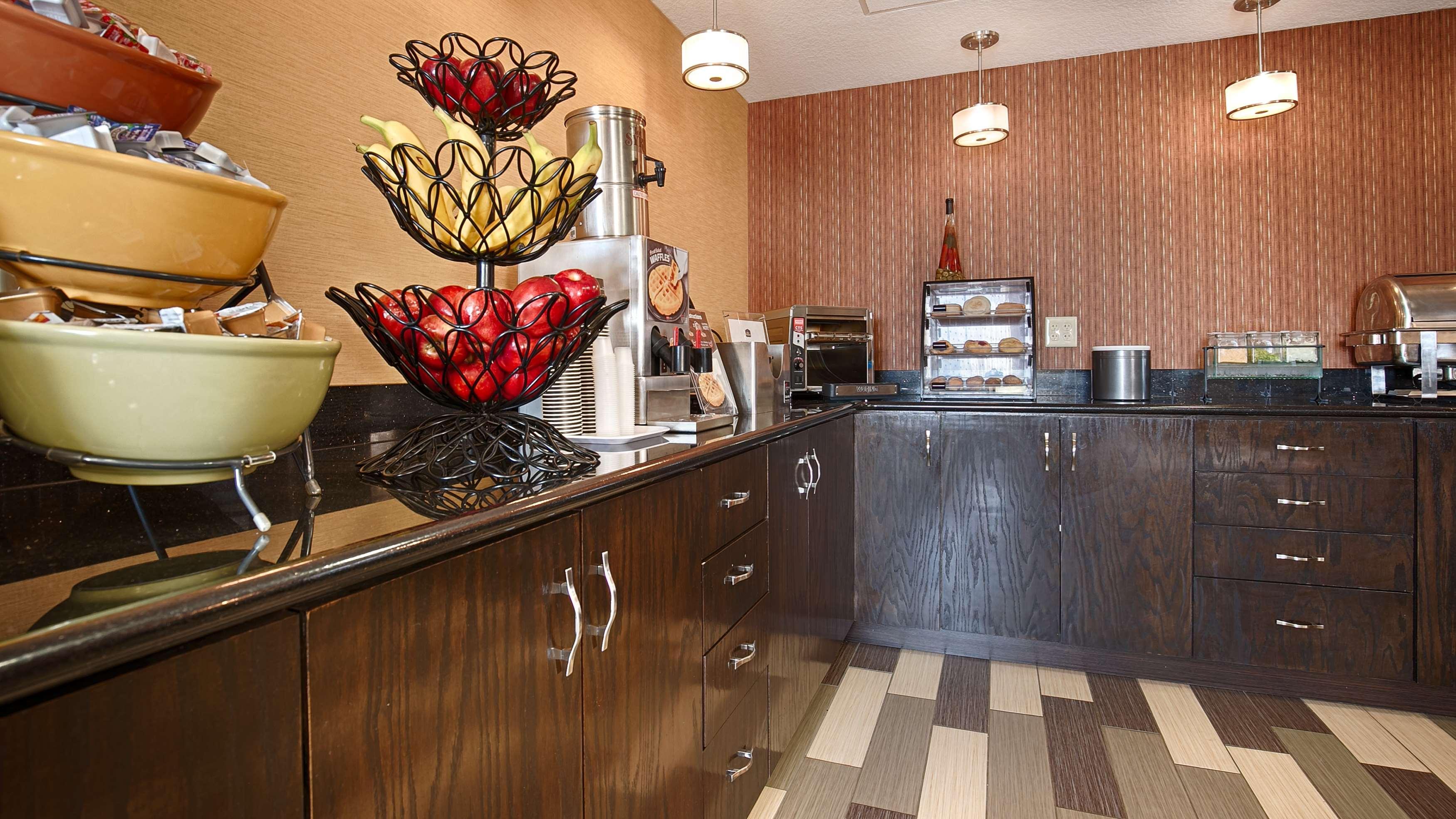 Best Western Luxbury Inn Fort Wayne Exteriör bild