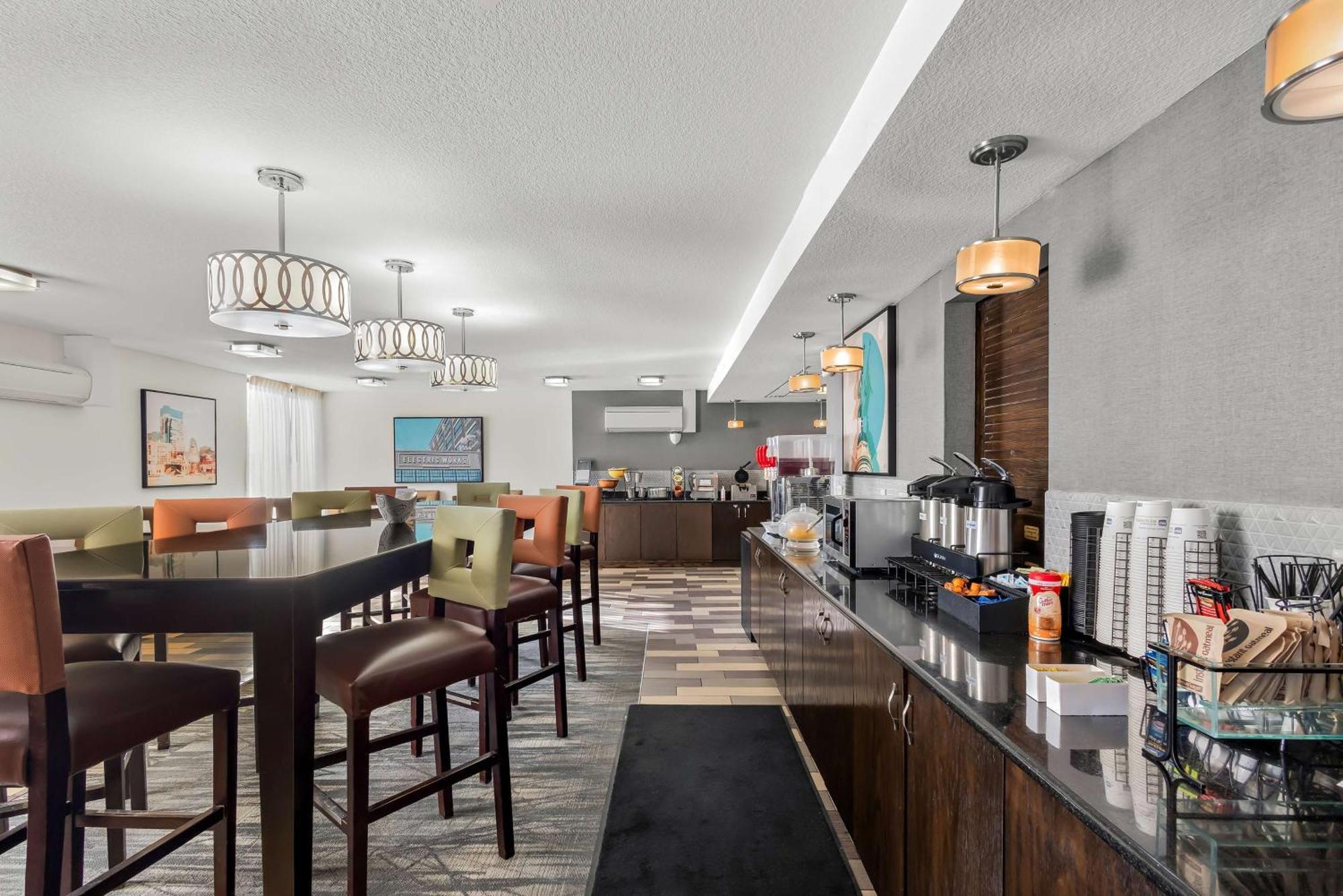 Best Western Luxbury Inn Fort Wayne Exteriör bild