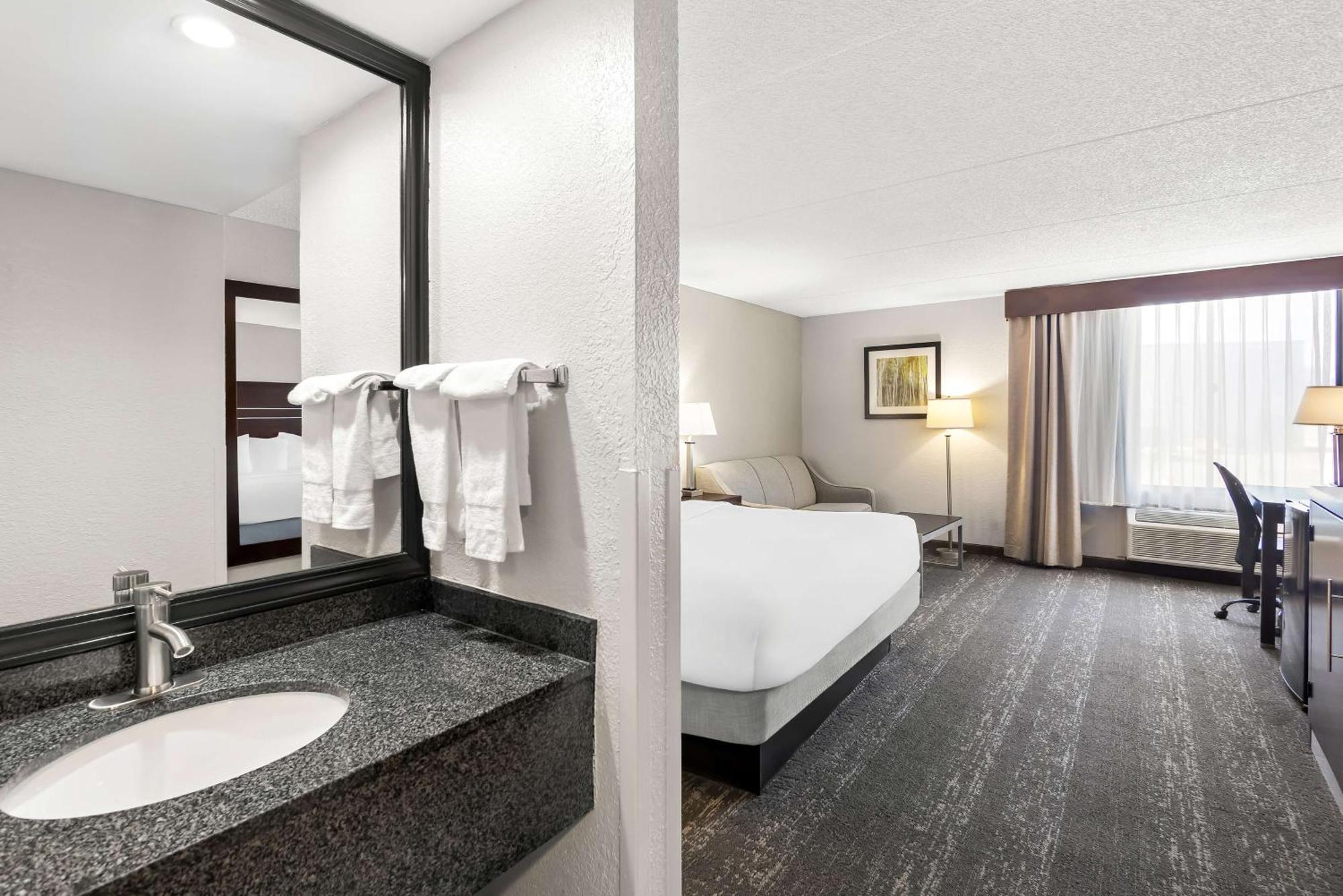 Best Western Luxbury Inn Fort Wayne Exteriör bild