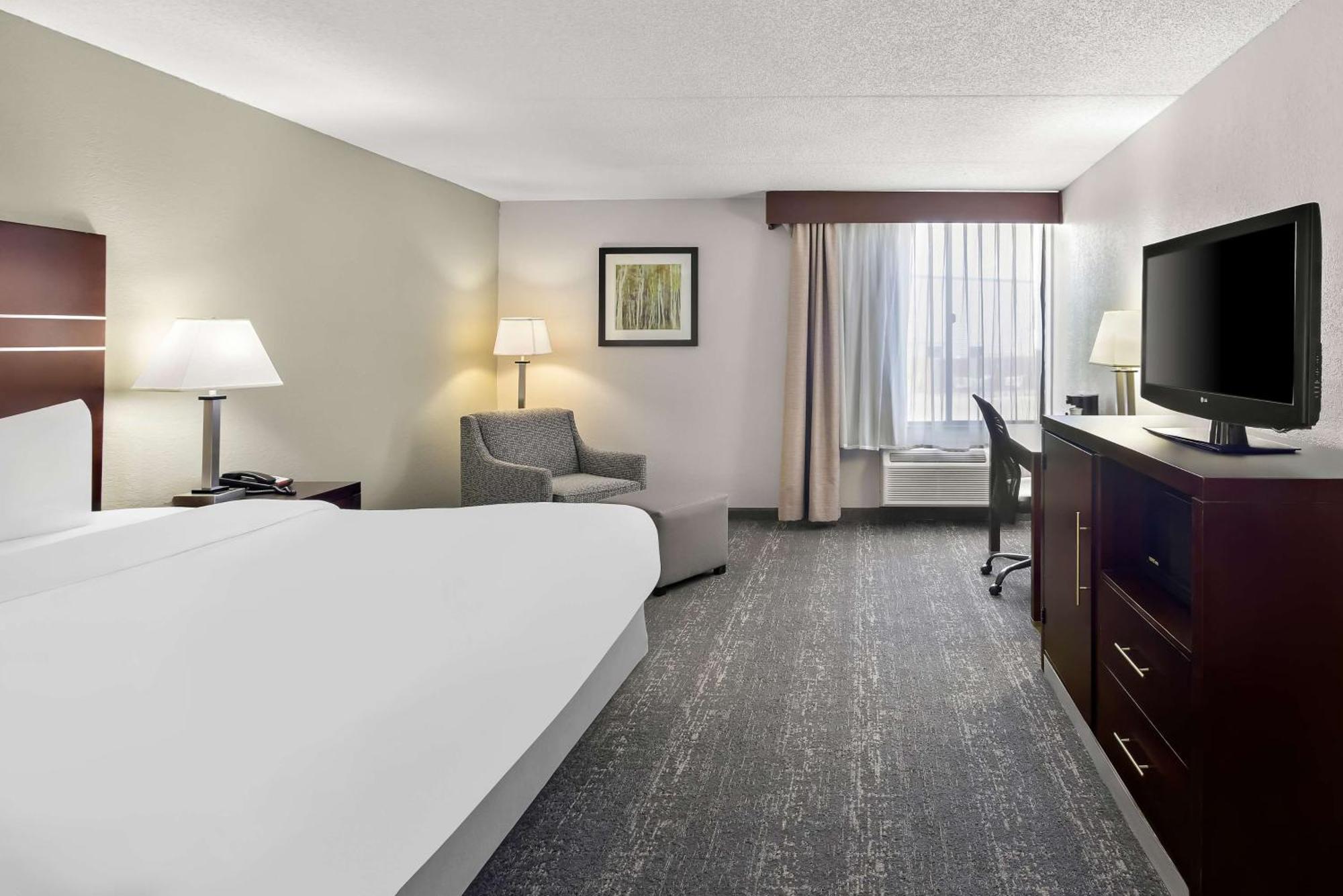 Best Western Luxbury Inn Fort Wayne Exteriör bild